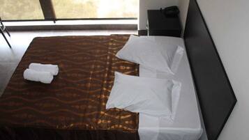 مكواة/لوح كي وواي فاي مجانًا وملاءات أسرّة