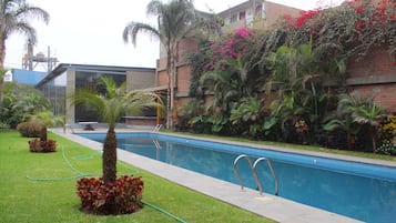 Seasonal outdoor pool