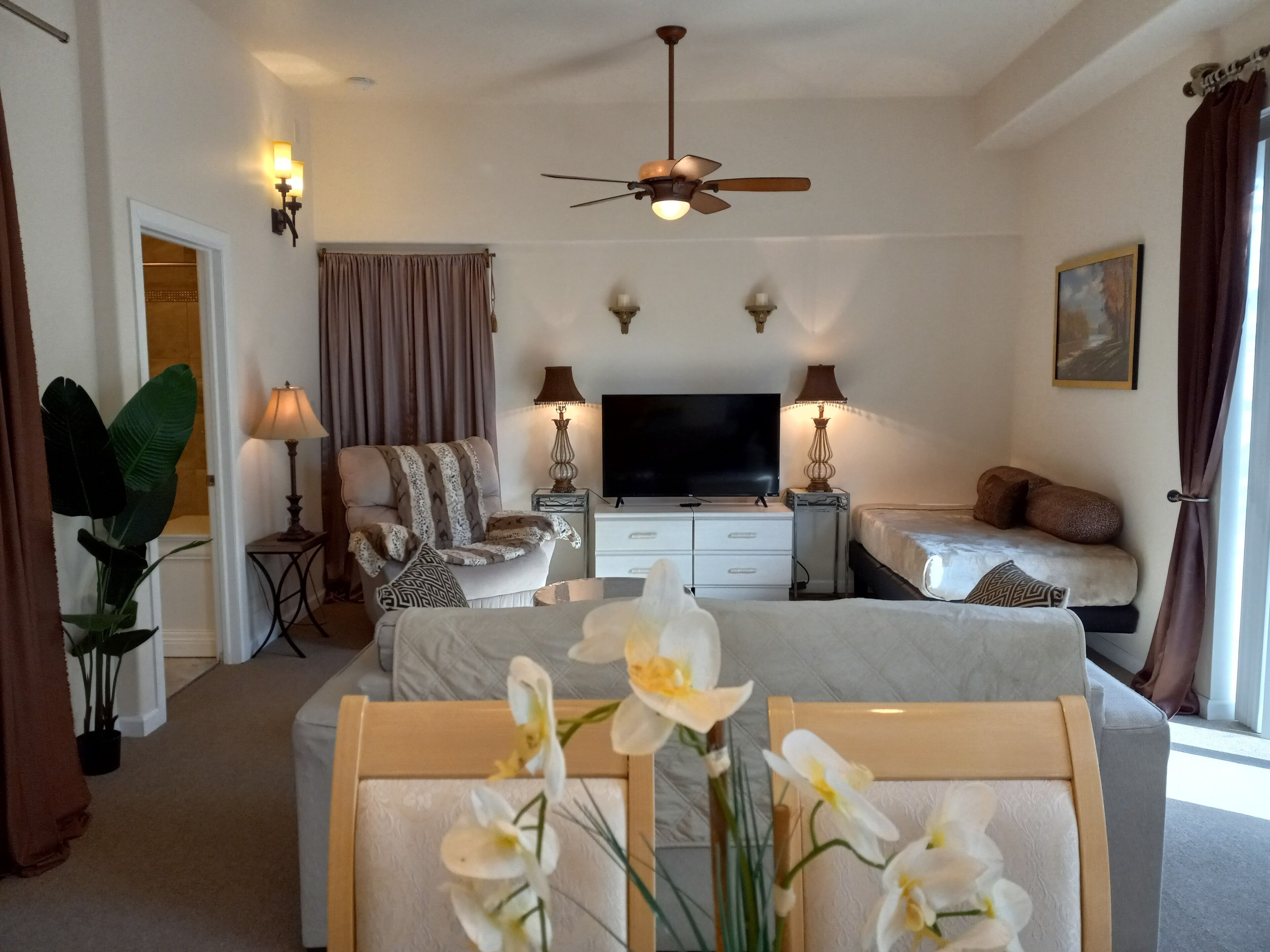 Luxury creek front 1 bedroom condo 15 minutes drive to State College(Penn State)