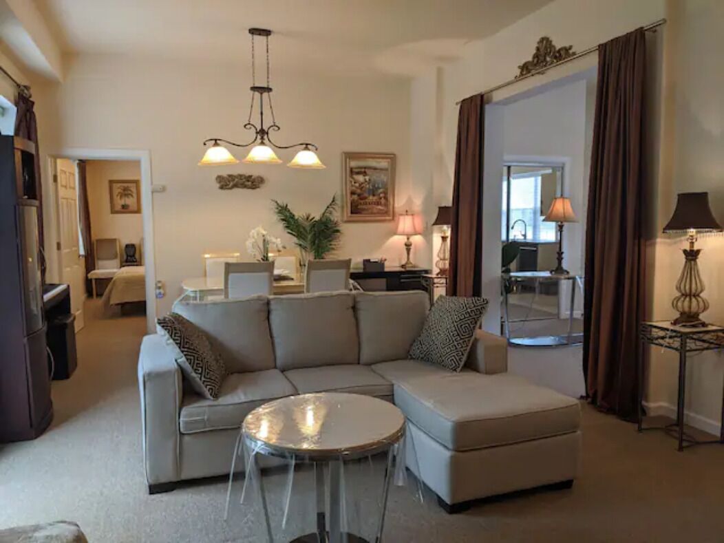 Luxury creek front 1 bedroom condo 15 minutes drive to State College(Penn State)