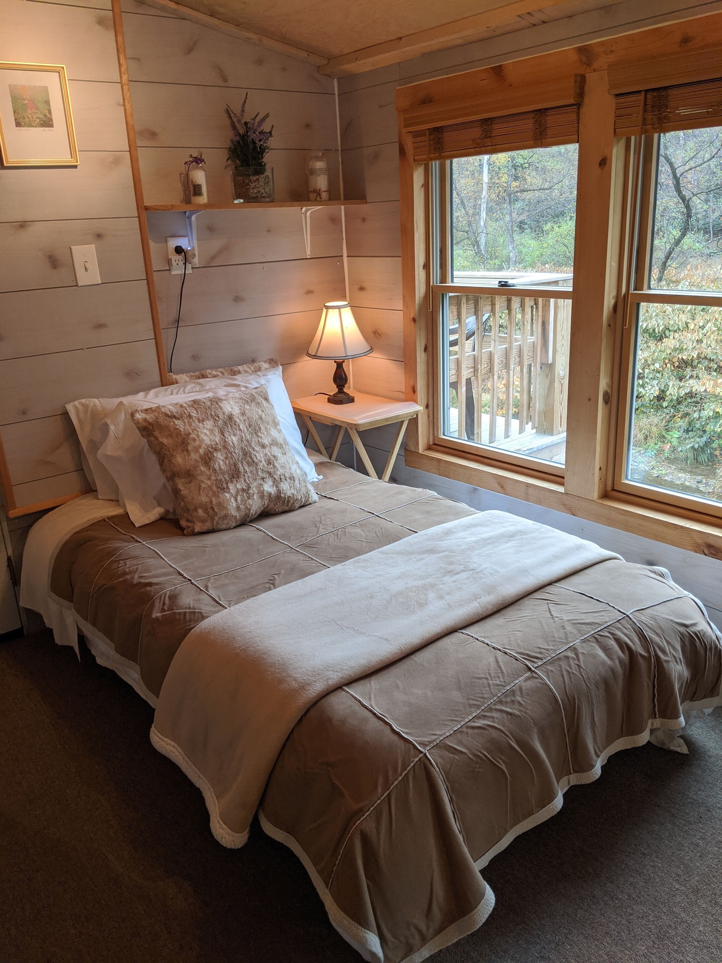 Rare 2  bd creek front  15 min drive to State College  (PSU)