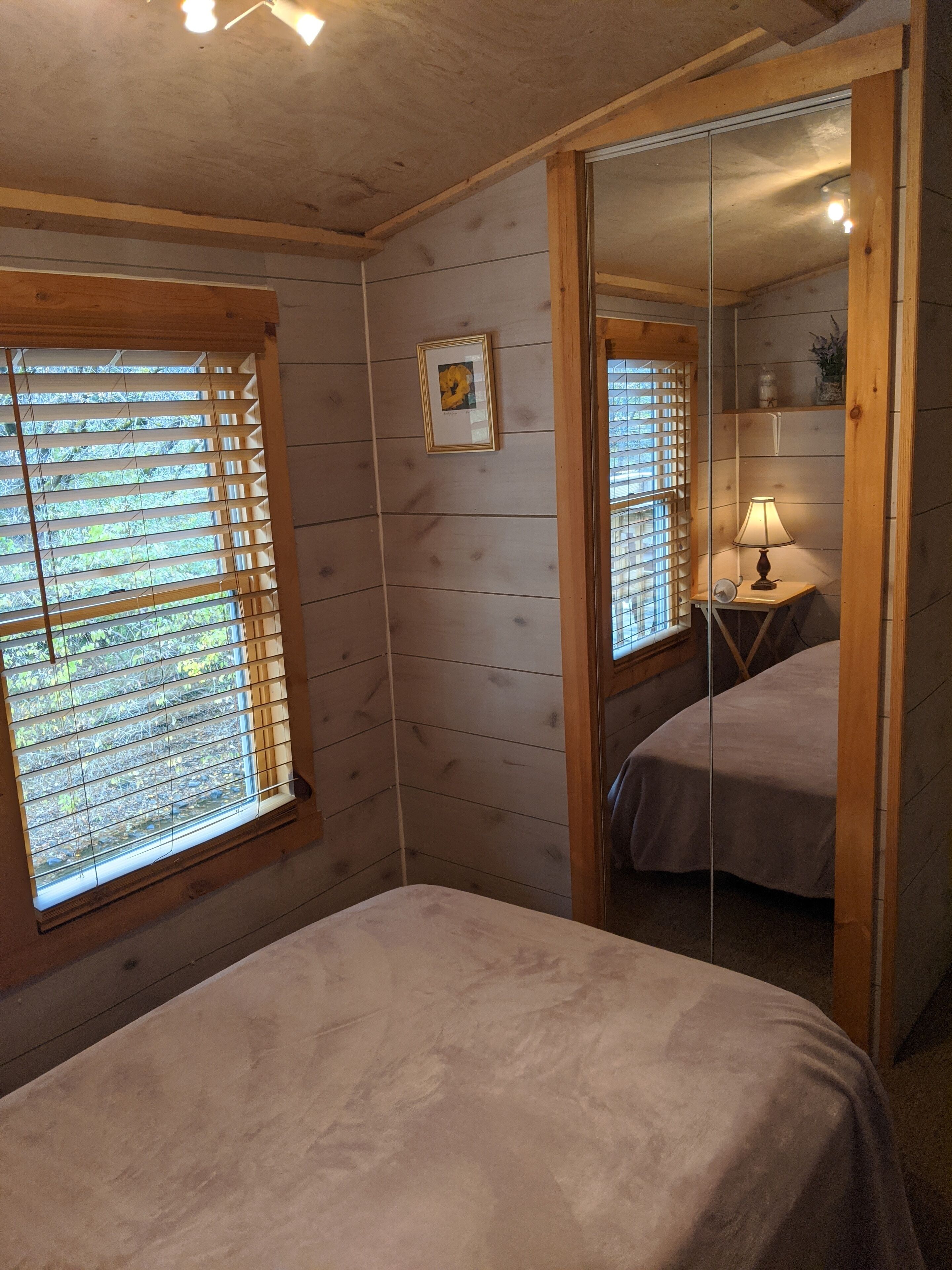 Rare 2  bd creek front  15 min drive to State College  (PSU)