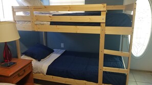 1 chambre, fer et planche Ă repasser, Wi-Fi, draps fournis
