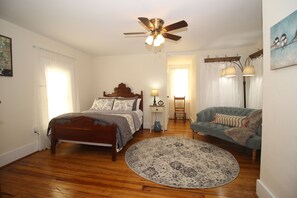 3 bedrooms, iron/ironing board, travel cot, free WiFi