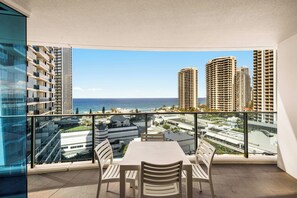 Superior Apartment | Balcony - H-Residences Private Apartments (Surfers Paradise)
