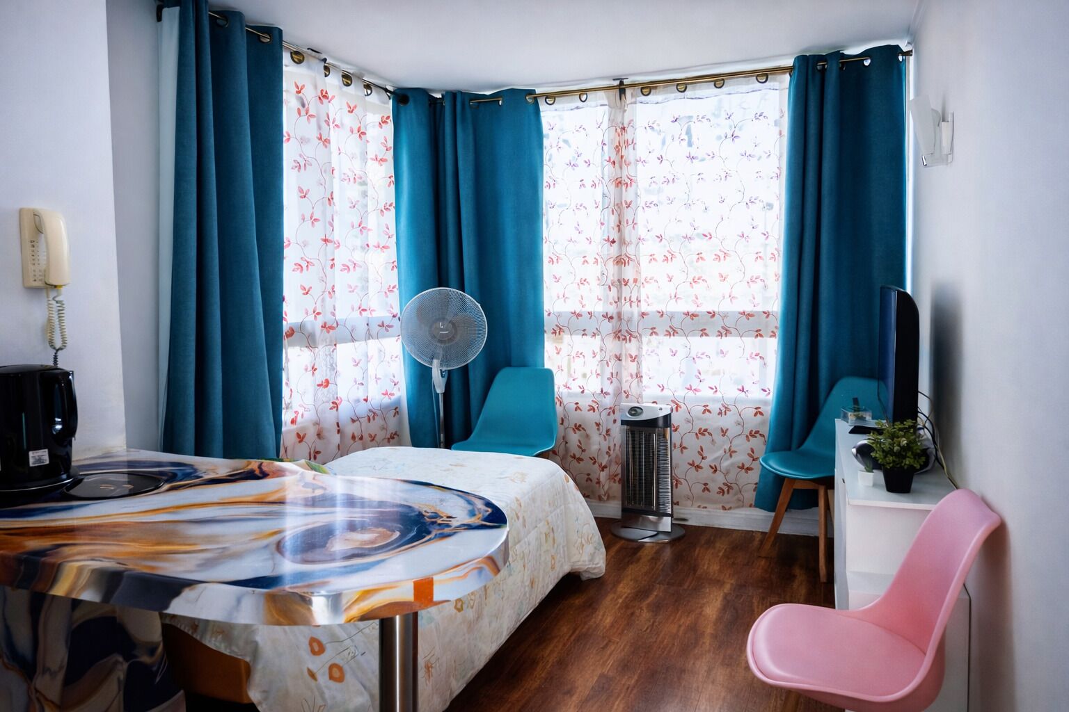 2 chambres, bureau, fer et planche à repasser, Wi-Fi gratuit