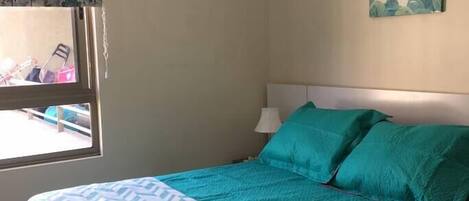 2 chambres, bureau, fer et planche Ă repasser, accĂšs au Wi-Fi (inclus)