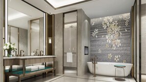Regadera, amenidades de baño gratuitas, secadora de cabello, pantuflas 