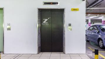 Self-parking (surcharge)