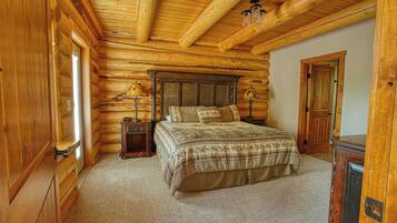 4 bedrooms, WiFi (free), bed sheets