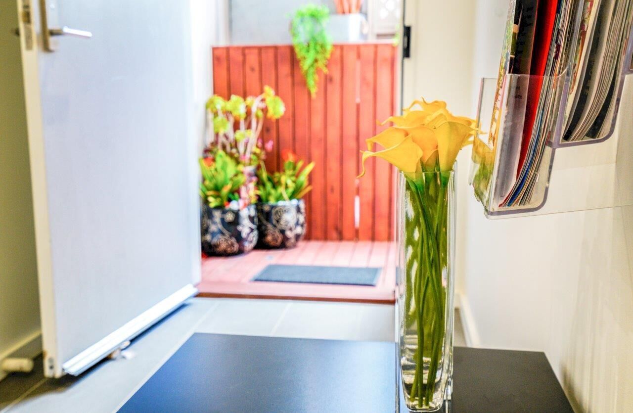 U1 Brunswick Living Ground Patio Close to APT and CBD Free Wifi Tram at Doorstep — image 13