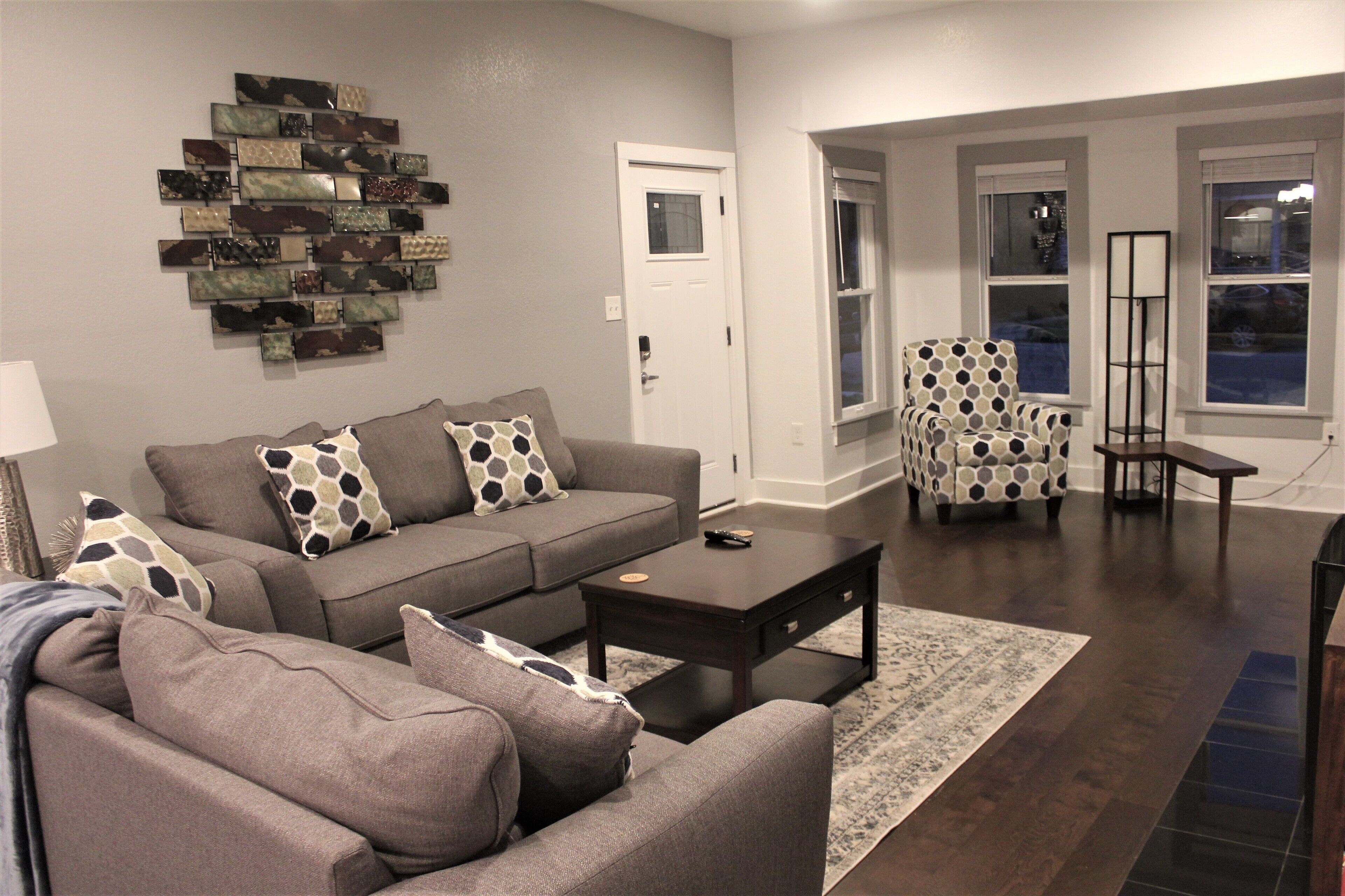 Great Downtown Location!!  Riverwalk, Pearl, Southtown, Alamodome all close!!