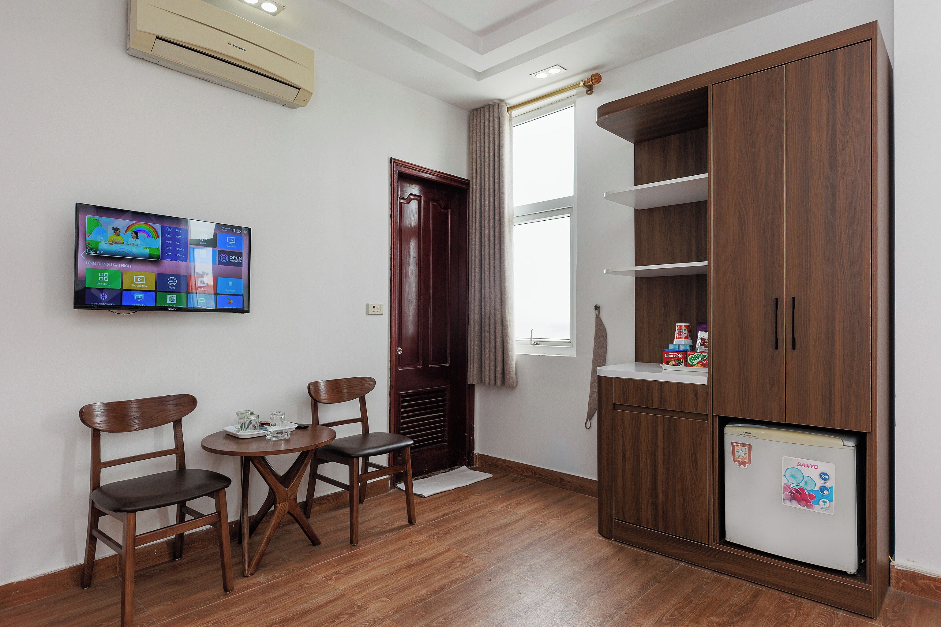 高级双人房 | 迷你吧、办公桌、免费 WiFi