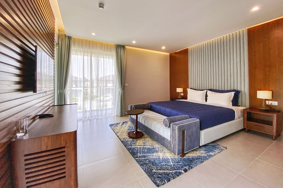 4 bedrooms, in-room safe, individually decorated, individually furnished