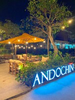 Se sirven desayunos y cocina tailandesa (con vistas a la playa) 