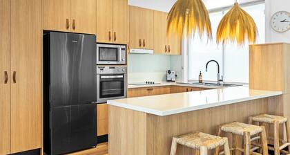Currumbin Beach Holiday Home - 200m to the beach