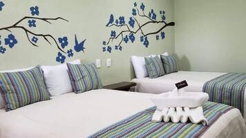 Habitación urbana, 2 camas matrimoniales, baño privado | Cortinas blackout, tabla de planchar con plancha y wifi gratis