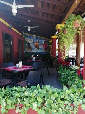 Dining - El Cihualteco Hotel Restaurante Bar (Cihuatlan)