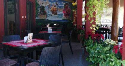 El Cihualteco Hotel Restaurante Bar