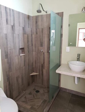 淋浴设施、免费洗浴用品、毛巾、肥皂