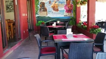 Desayuno a la carta todos los días (con cargo)