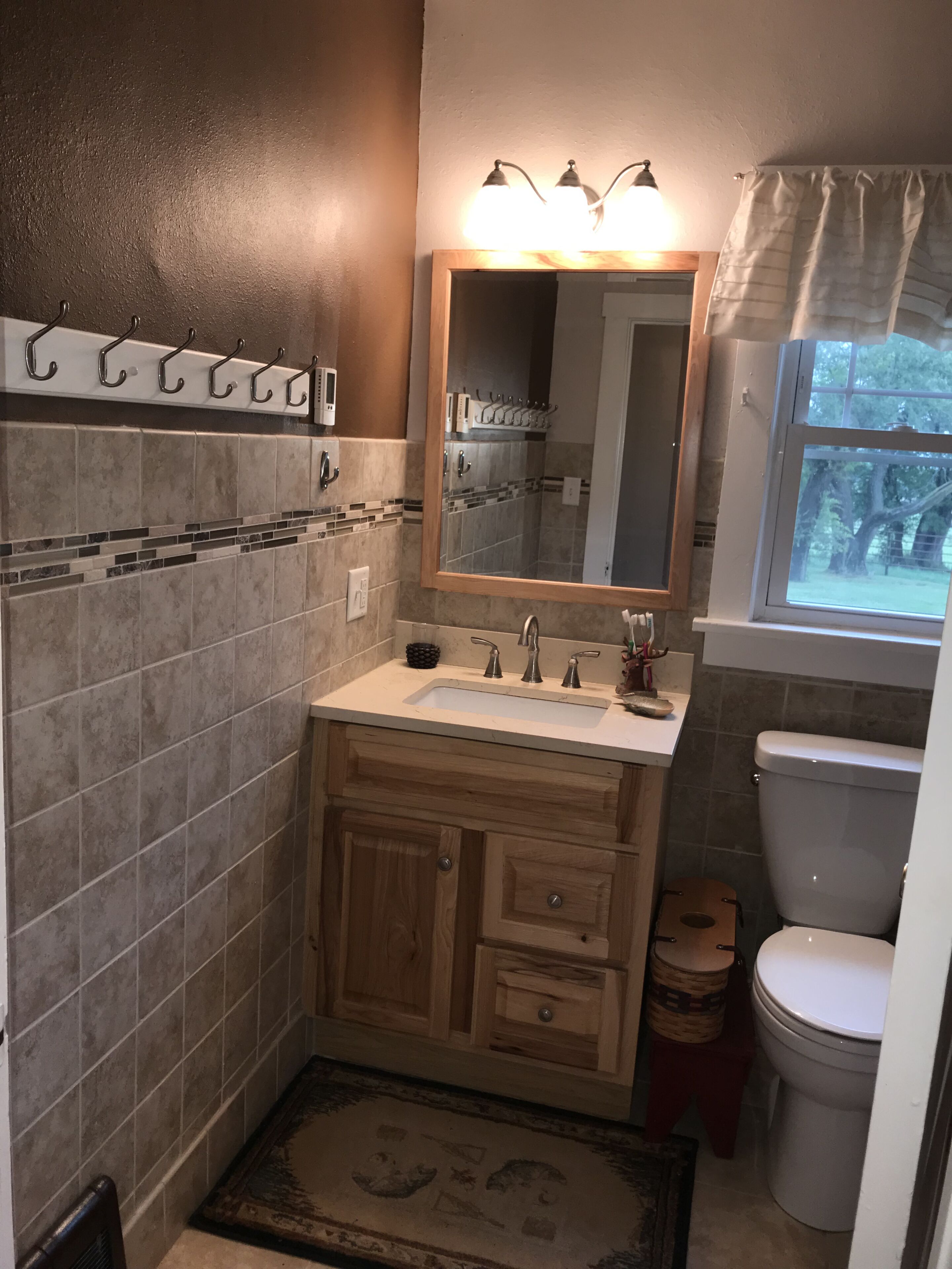 吹风机、毛巾、卫生纸