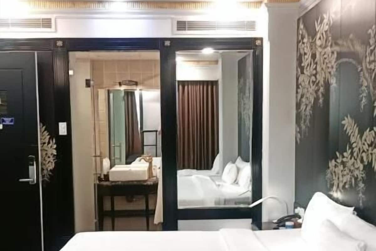 Frigobar, cofres nos quartos, cortinas blackout