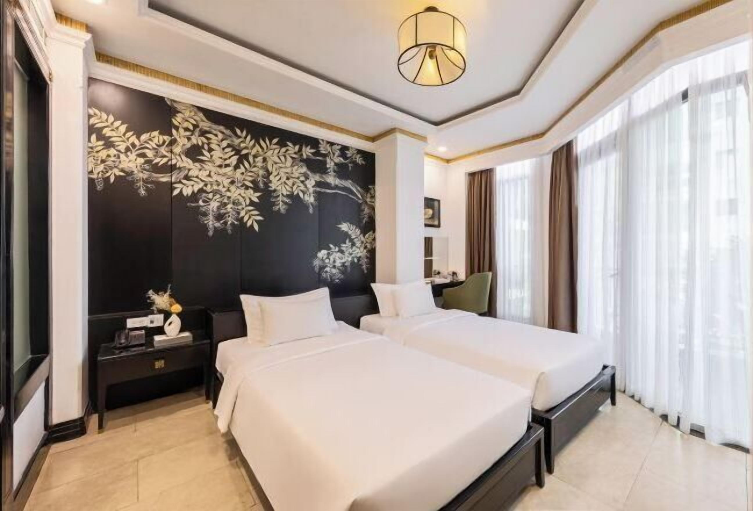 มินิบาร์, ตู้นิรภัยในห้องพัก, ผ้าม่านกันแสง, เตารีด/โต๊ะรีดผ้า