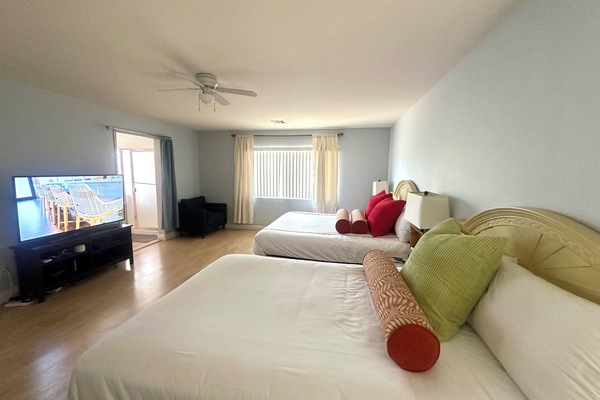 5 bedrooms, desk, iron/ironing board, WiFi