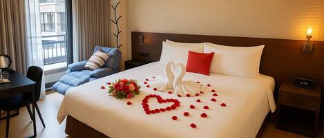 Superior Double or Twin Room | Minibar, blackout drapes, soundproofing, free WiFi