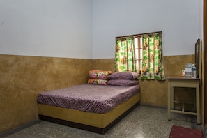 Double Room | Bed sheets - 133 Hotel (Taichung)