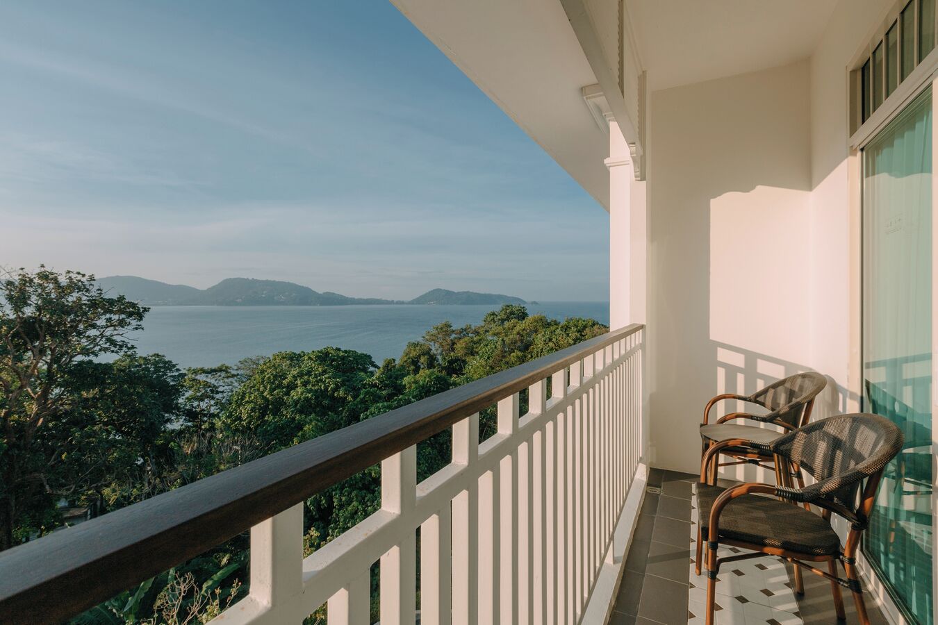 Deluxe Room with Sea View | Beach/ocean view