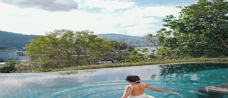 Deluxe-huone, pääsy uima-altaalle | Näkymä huoneesta