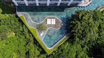 Kamar Deluks, pemandangan kolam renang | Pemandangan balkon