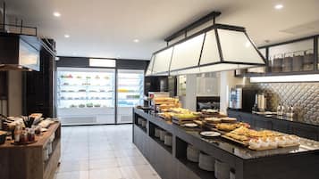 Desayuno a la carta (THB 400 por persona)