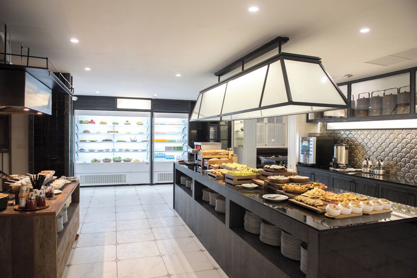 Daily cooked-to-order breakfast (THB 400 per person)