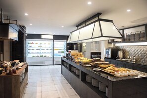 Petit déjeuner préparé sur commande servi tous les jours en supplément