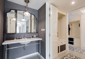 Family Suite | Bathroom - Marina Gallery Resort-KACHA-Kalim Bay by Sugar Marina Boutique Hotels (Patong)