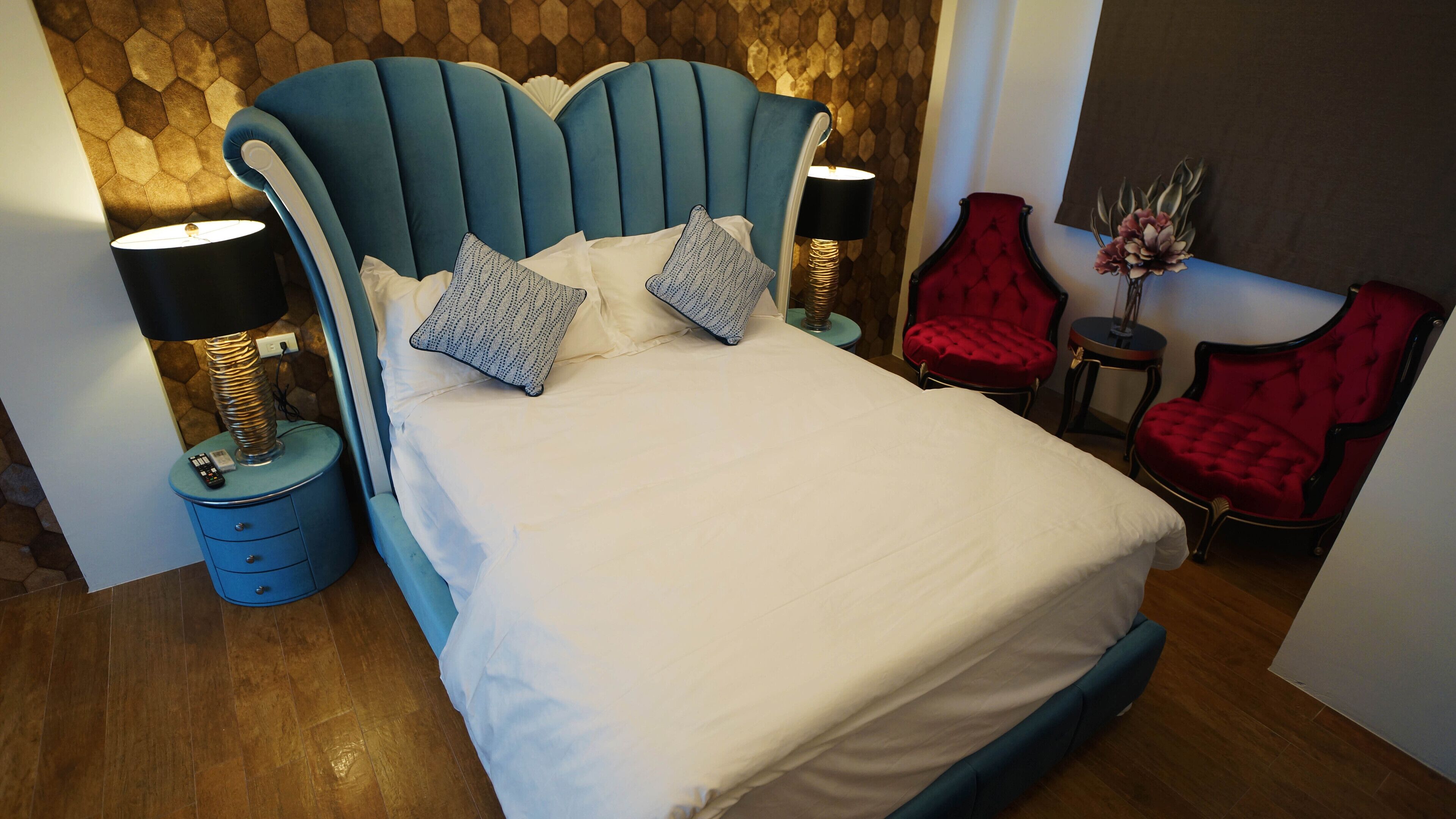 Double Room | Blackout curtains, soundproofing, bed sheets
