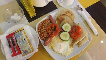 Breakfast, lunch and dinner served