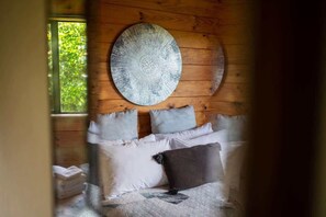 5 habitaciones, tabla de planchar con plancha, cuna de viaje y wifi