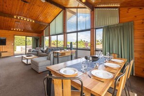 Dining - Deluxe Redwoods | Huge House with Spa Pool (Rotorua)