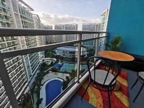 Balcony - Azure Urban Resort Residences by MicasaAzure77 (Parañaque)