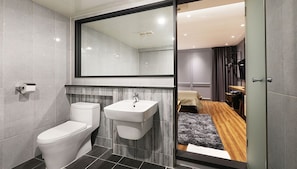 Premier Room | Bathroom