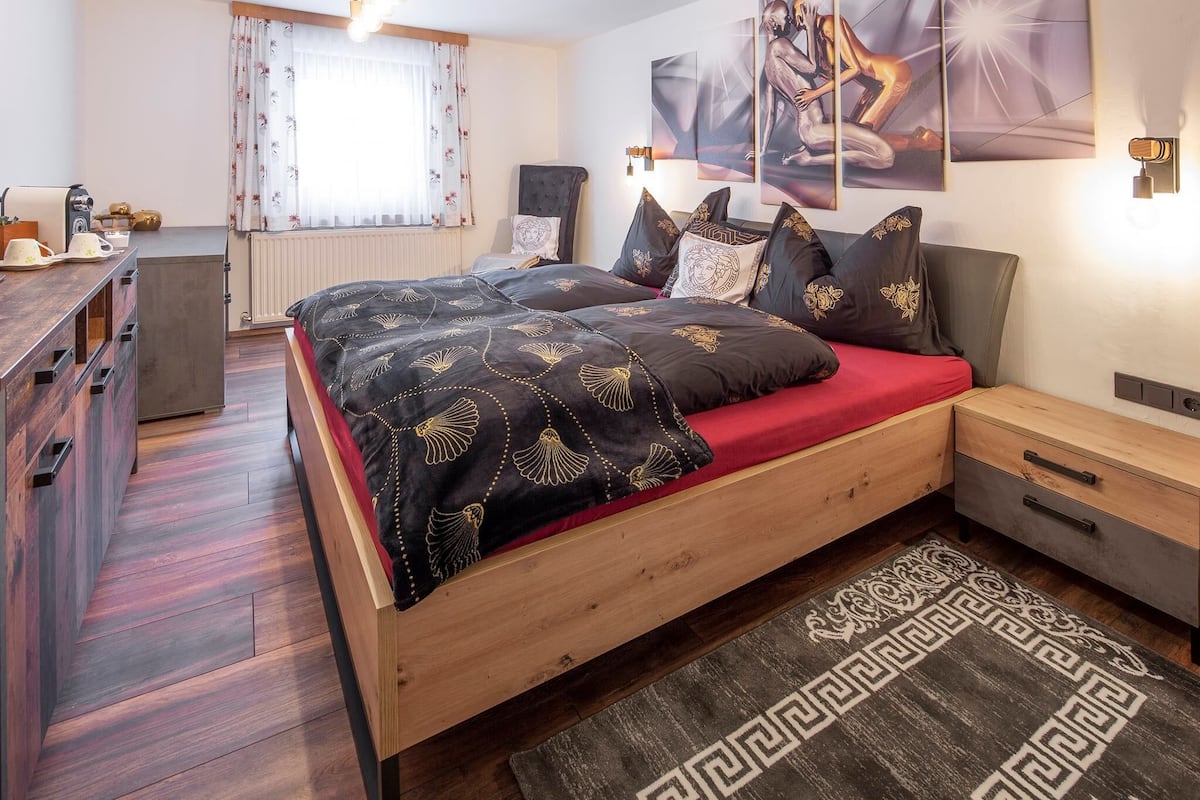 Basic Double Room, 1 Bedroom, Non Smoking, Mountain View