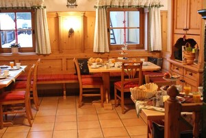 Desayuno continental incluido todos los días 