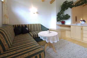 华丽客房 | 起居区 | 电视