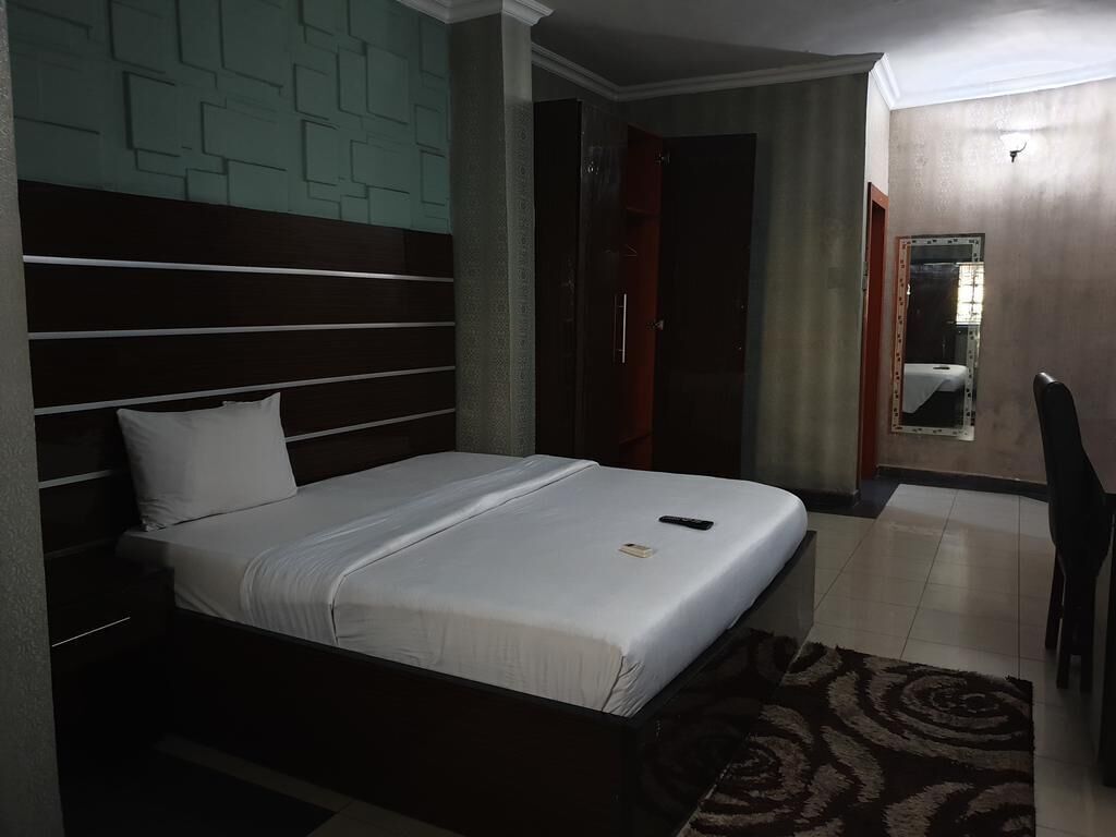 Desk, laptop workspace, free WiFi, bed sheets