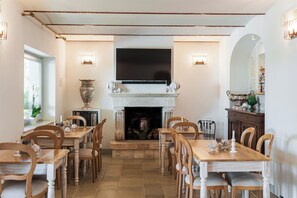 Free daily buffet breakfast  - Borgo Cozzana (Monopoli)