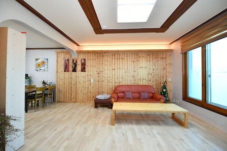 House, 2 Bedrooms | Living area | Flat-screen TV